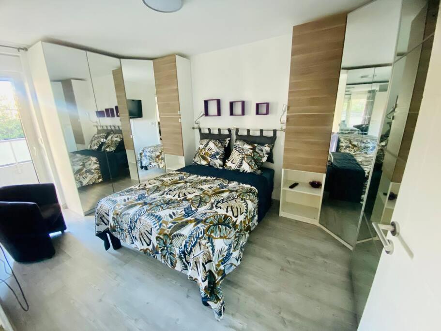 Le Standing Parking Wifi Metz Un-Sejour-A-Part Apartment Bagian luar foto