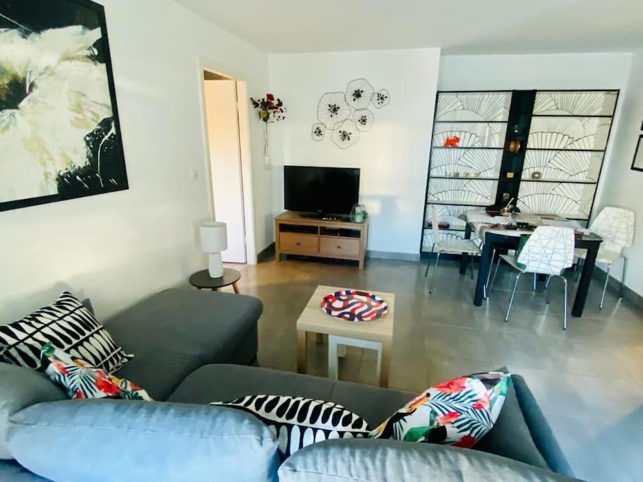 Le Standing Parking Wifi Metz Un-Sejour-A-Part Apartment Bagian luar foto