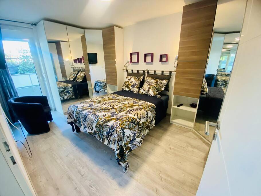 Le Standing Parking Wifi Metz Un-Sejour-A-Part Apartment Bagian luar foto